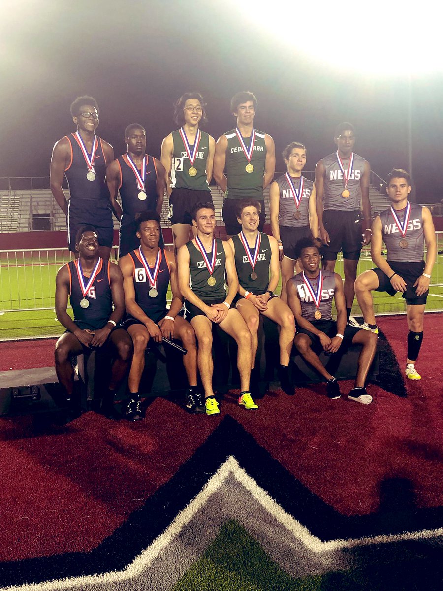 grizzlytrackghs's tweet photo. And our final qualifying relay for the Area meet is our Varsity Boys 4x4 with a time of 3:27.70 for a new school record and an awesome 2nd place finish. #GoGriz https://t.co/jmP8TadtUO