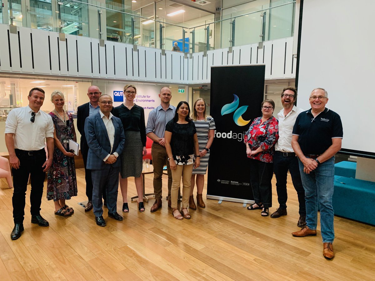 Last month we held a showcase event at @QUT to highlight some of the exciting work being done across 4 existing and upcoming projects, featuring partners such as @LendleaseGroup, @BeefLedger1, @The_AWRI, @NAB, and @Mulgowie: foodagility.com/posts/ready-fo…