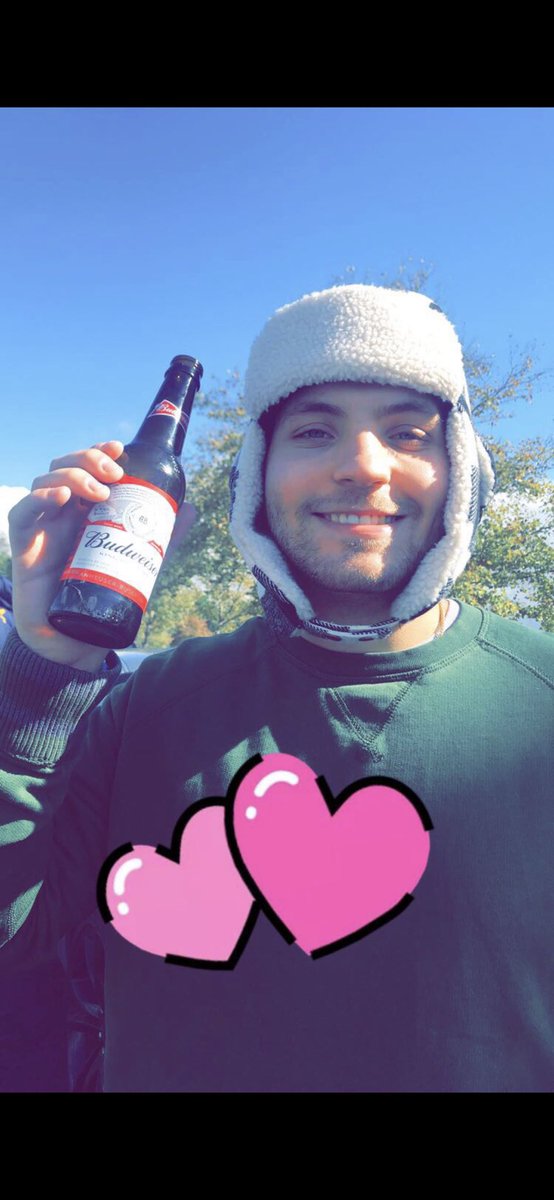 LeanneLaMonte7's tweet photo. 50 retweets and my boyfriend, chris will let me smash an egg on his head https://t.co/rfuHvLb9tE