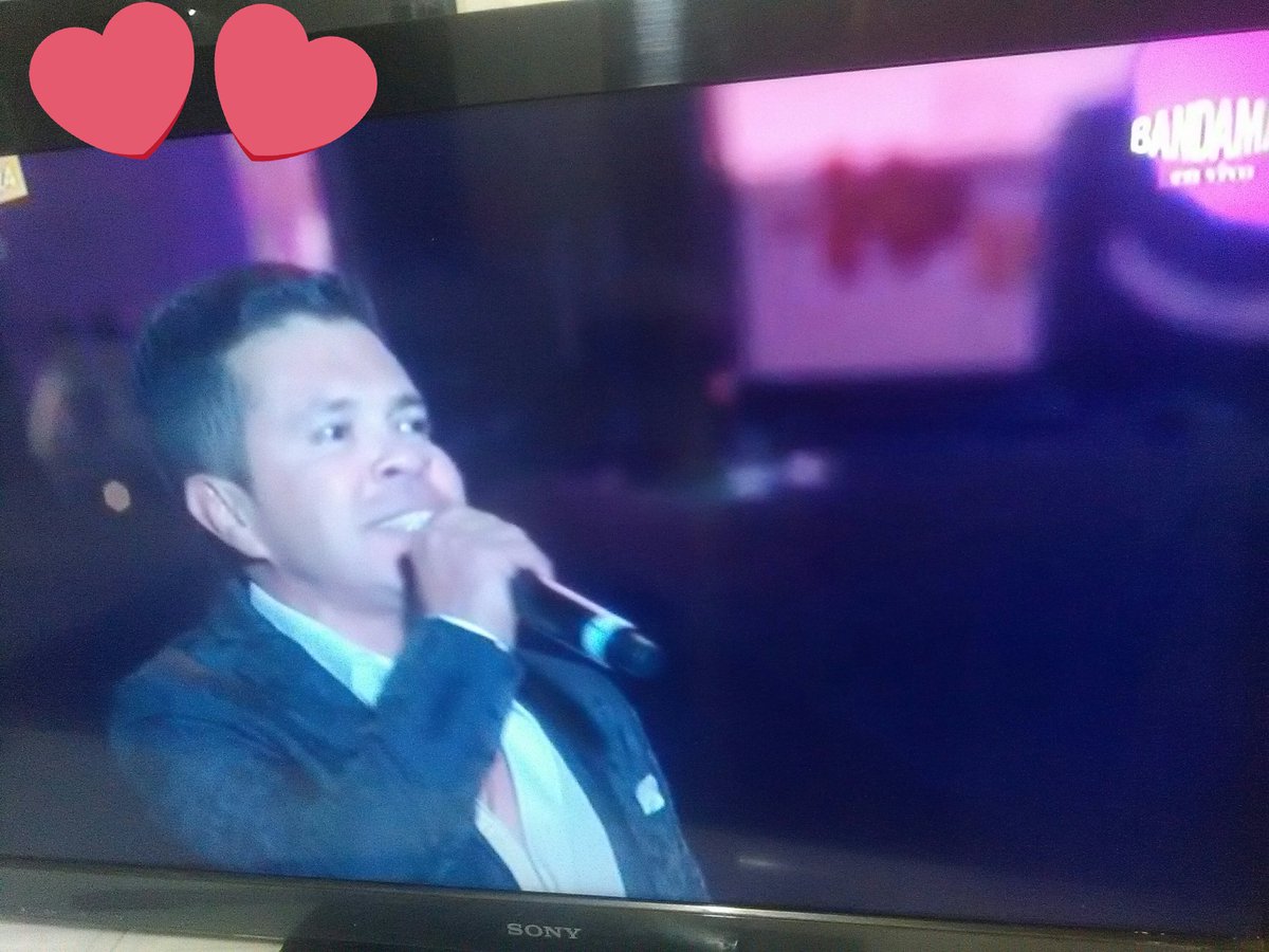 BatallosasJorge's tweet photo. #AsíOMásClaro desde la #FiestaDeLaKeBuena @j_medina37 #BatallosasTeam https://t.co/T4nQjQ5ncr