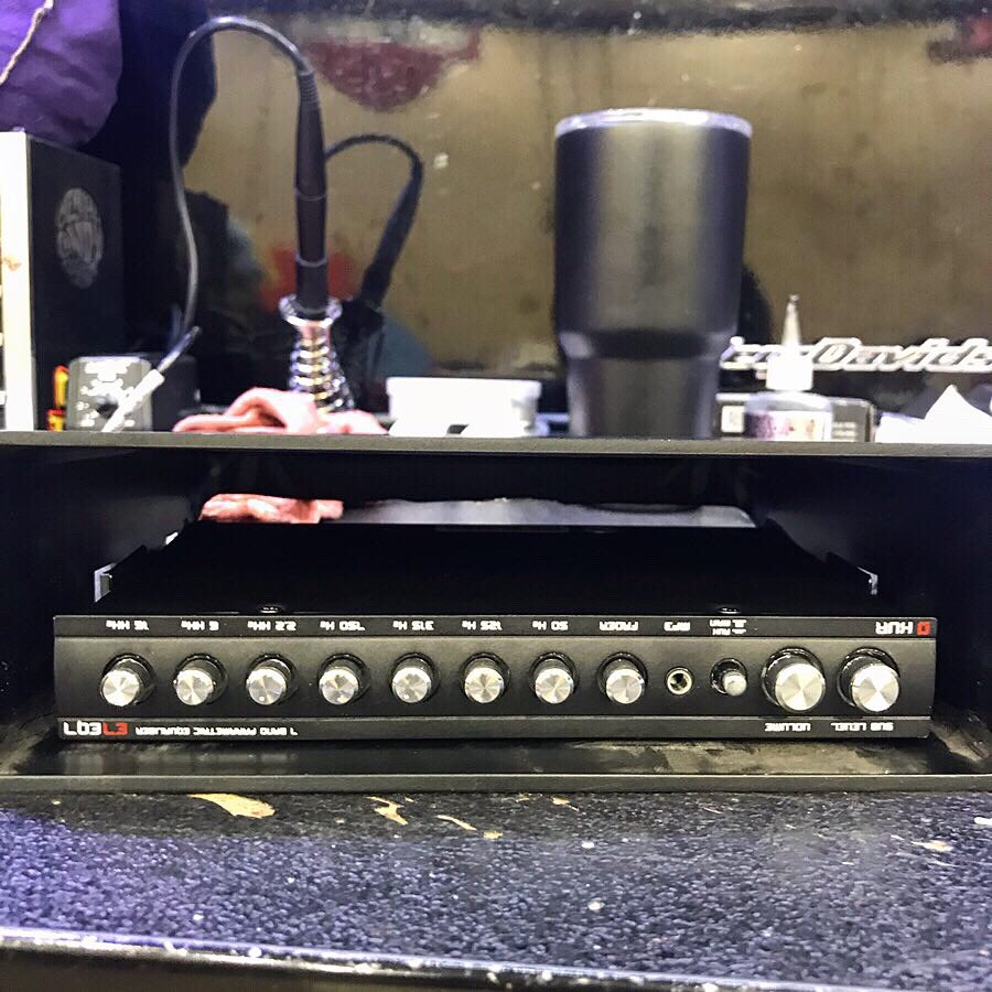 LugnutsGuapo's tweet photo. 🎛EQ🎛
.
Got that #DBdrive eq for the diamond system! Loud+Crystal Clear= 👊🏼🤘🏼👌🏼💯
Thanks to Tom for the help and Tripp for pointing out I got my wires mixed up🤦🏼♂️lol
#GSWT #GETSOMEWINDTHERAPY
#harleydavidson #ride #madetoride #iPhone #BAGGER #TEXASBAGGER #electraglide #standard https://t.co/rsfySThNpj