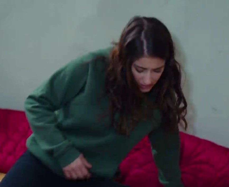 NoeliaUlusoy's tweet photo. Filiz ya mostraba algun signo de malestar y con lo de Ismo se terminara de desencadenar 😫😫 

 #BizimHikaye #HazalKaya #BurakDeniz #BarFi

Daha fazla BarFi'li sahneler istiyoruz https://t.co/UlGdXYmW6f