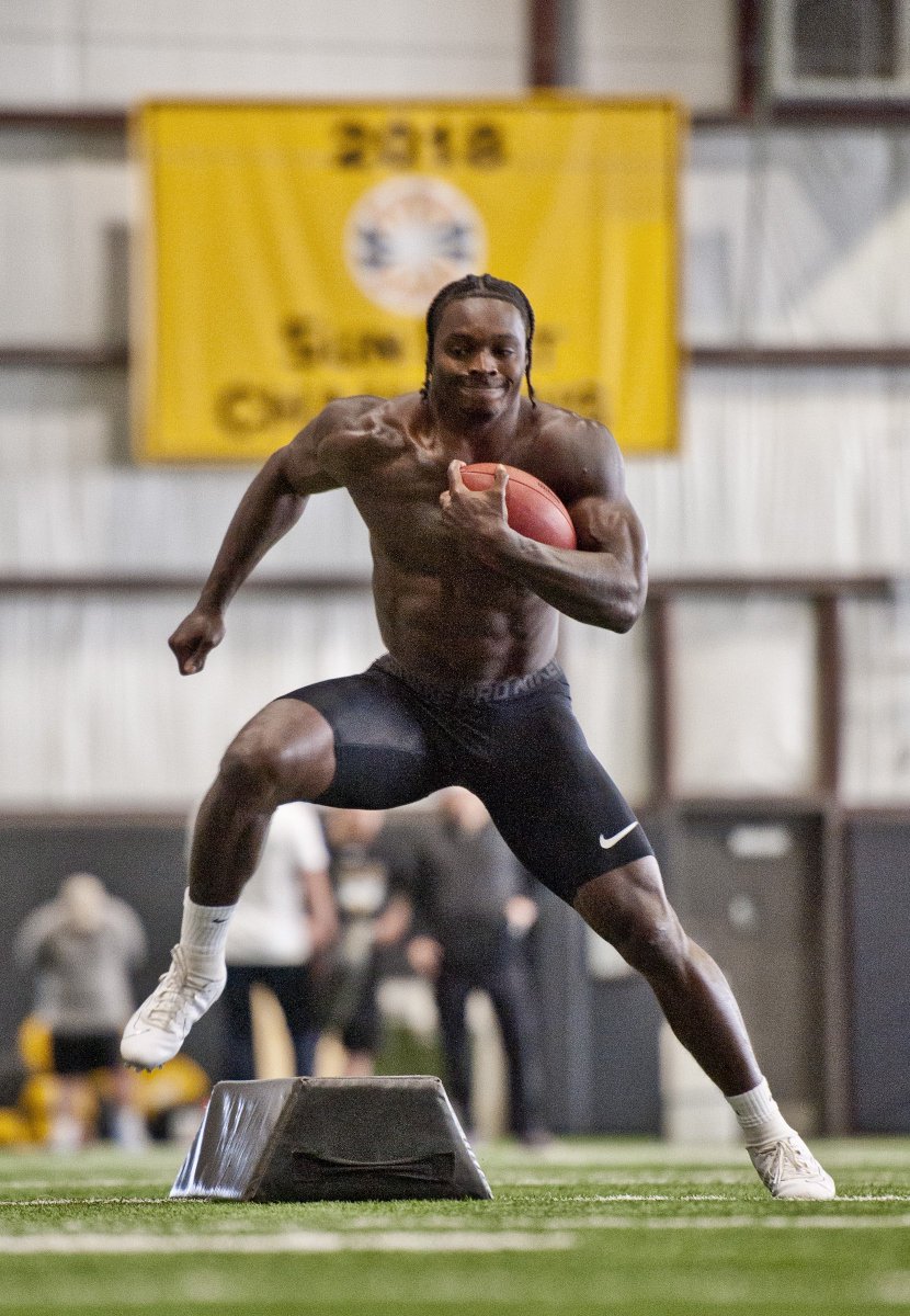 WUnksWSJ's tweet photo. Photo Gallery: Appalachian State seniors work out for NFL scouts at Pro Day. https://t.co/RREOj0NWY0 via @JournalNow https://t.co/0gi8MtCw61