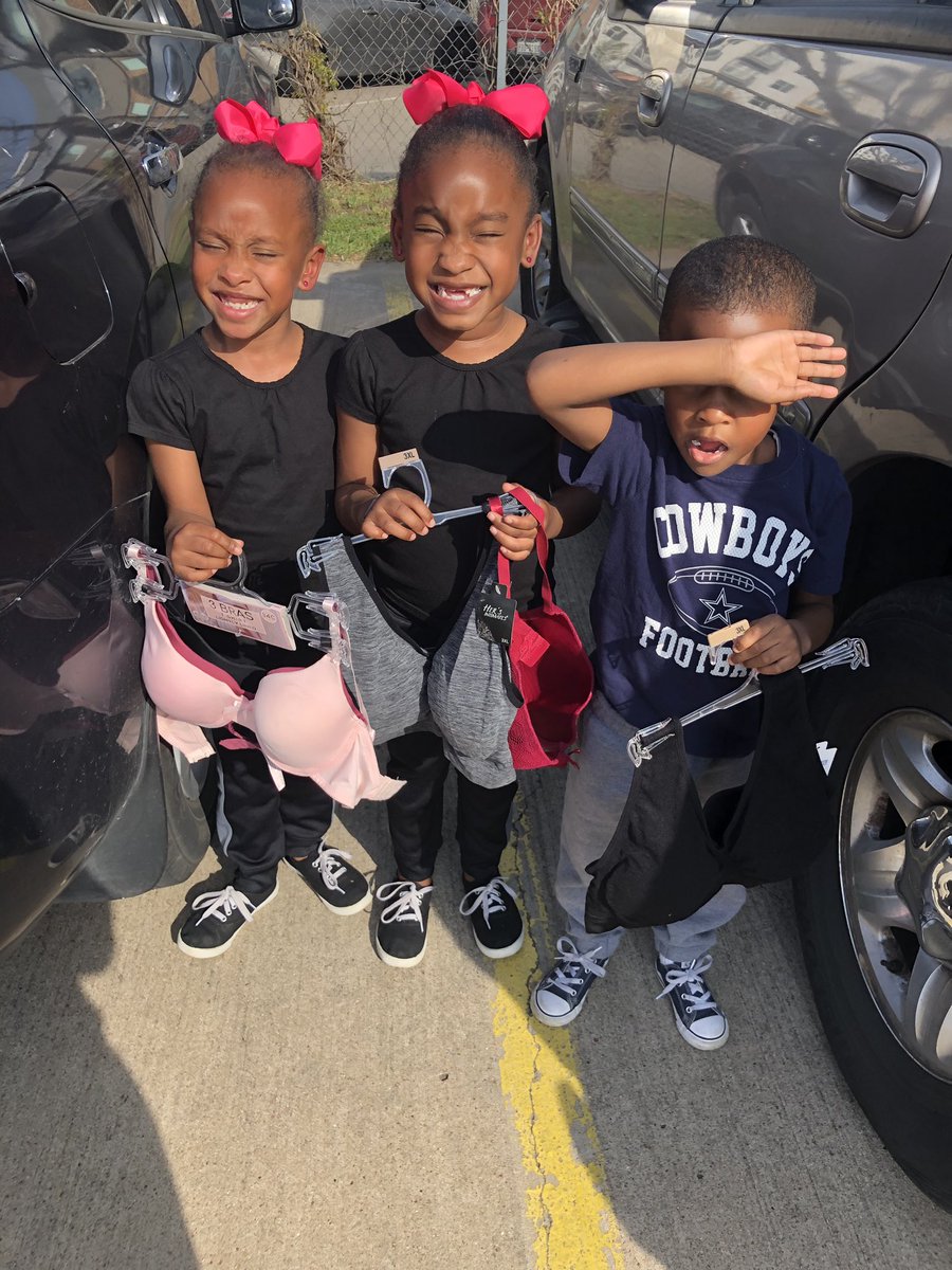 VanNessa_TSU19's tweet photo. I got some bras and took my kids to donate them for the homeless in Tarrant County! Doing my internship with the homeless population has opened my eyes to so much! Happy I got to share this experience with my little people! @DrNJonesTSU @TarletonSOCW #MacroReflection https://t.co/hxRMJCa3at