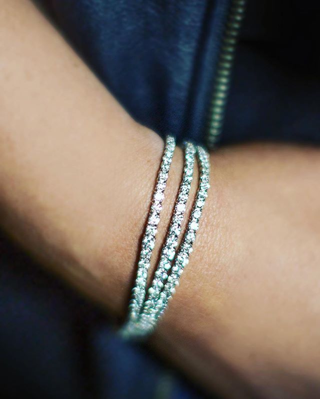maeganclark's tweet photo. Not trying to brag, but I was asked to model this week. My right, delicate wrist has officially made its #Instagram debut with this @sissyslogcabininc #diamond bracelet that will be auctioned off at @heiferinternationalโs #FeastInTheField event! #WillModโฆ https://t.co/F5p12OD108 https://t.co/eYYTQzU76D