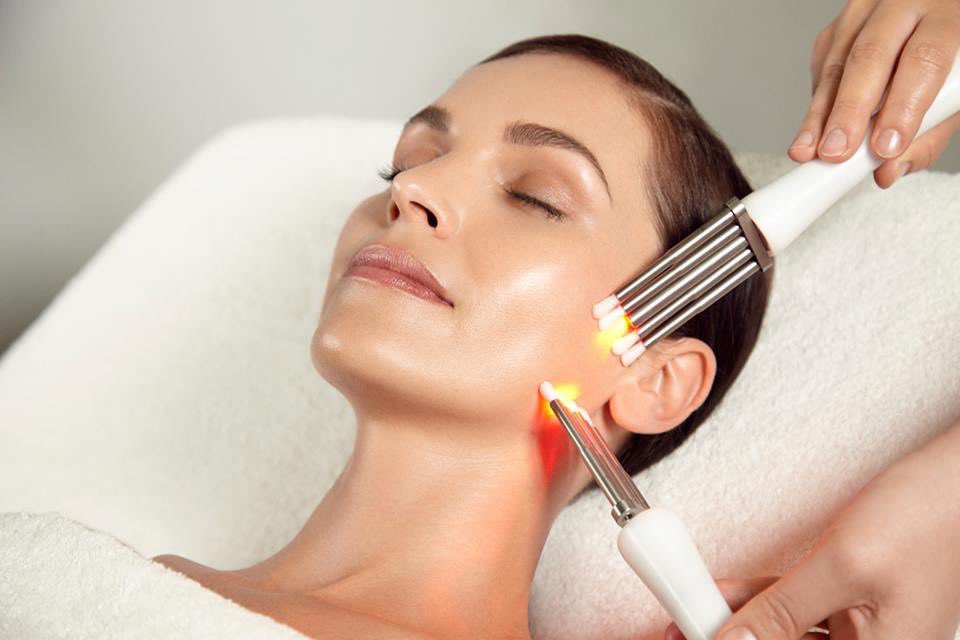 natbeautyelemis's tweet photo. Are you considering a facelift? Why not try a CACI Facial with us, combined with LED Light Therapy it offers amazing results with out the need of surgery!

#faceliftsurgery #cacifacial #nonsurgical #aestheics #eastcote #harrow #pinner #slough #northwoodhills #hbuk #northolt https://t.co/krT7uqSCFd