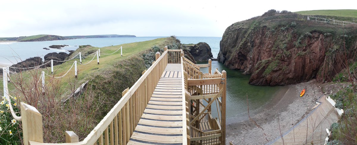 RIBAExeter's tweet photo. Thanks to Clare Stirling #madewithmaturity for hosting a superb digital marketing networking event and hotel tour at #burgislandhotel today.

Nice also to meet potential new #ribaexeter members which we welcome to our future branch events! https://t.co/inc5Zt3yzC