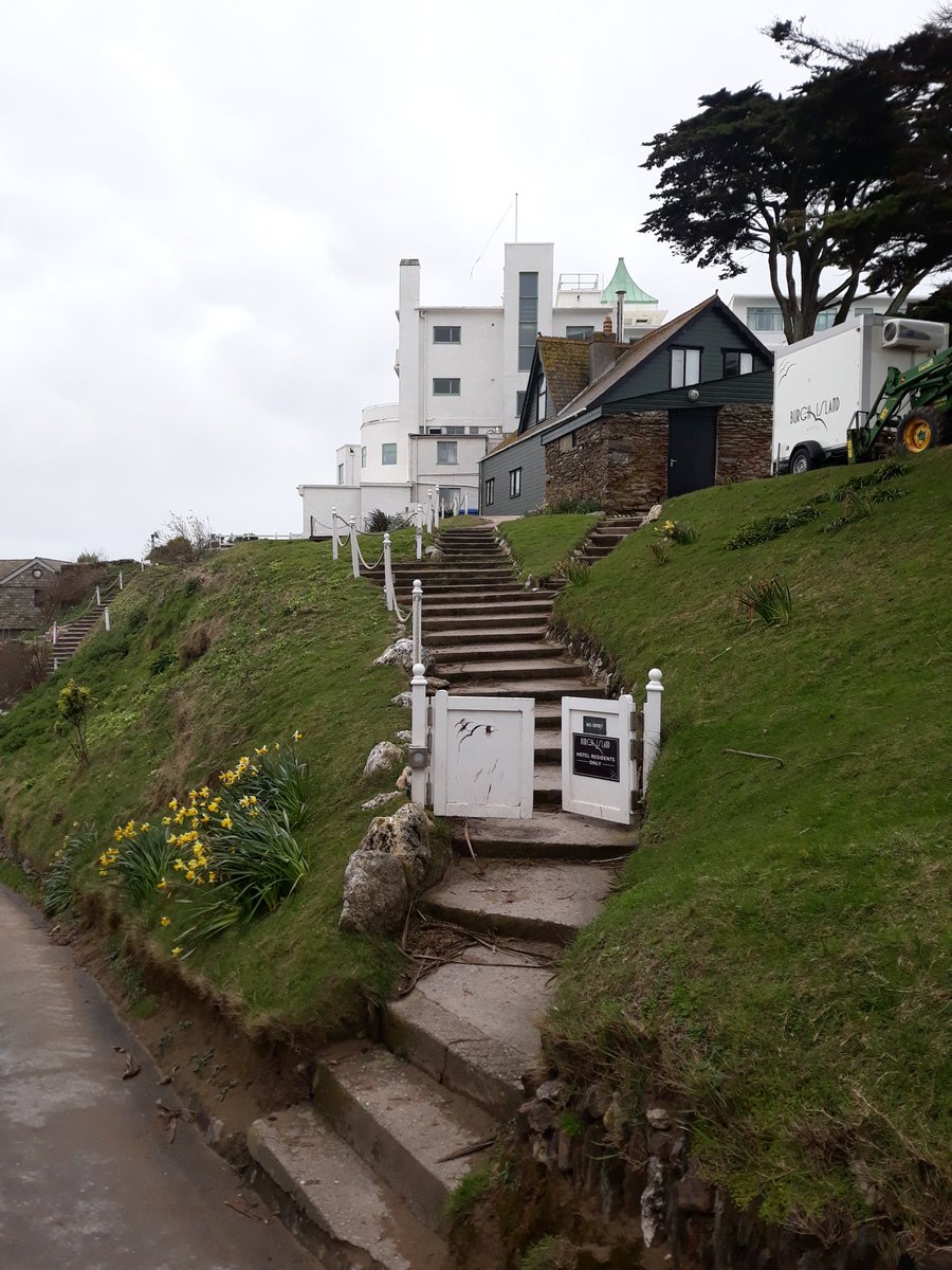 RIBAExeter's tweet photo. Thanks to Clare Stirling #madewithmaturity for hosting a superb digital marketing networking event and hotel tour at #burgislandhotel today.

Nice also to meet potential new #ribaexeter members which we welcome to our future branch events! https://t.co/inc5Zt3yzC