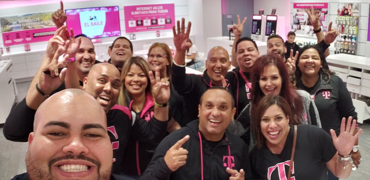 iverasanchez's tweet photo. Visiting stores with Allyson Kostenbader... great time, great insights! 
@WencyBaerga @DaraSadri @JEMartel  #design2deliver https://t.co/D1WEPBfyRy