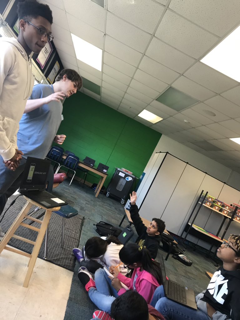 tricampusgifted's tweet photo. MakerBot Mentors Round 2 #highschoolkids #impressive #partnerships #collaboration #businessplantalk @BusBuddyVB @mgeorgevb @MrsALHouchins @bfw_elem @IrishPrincipal1 @VBCPSsurfer @MsLRiley https://t.co/8xWIsG7hb0