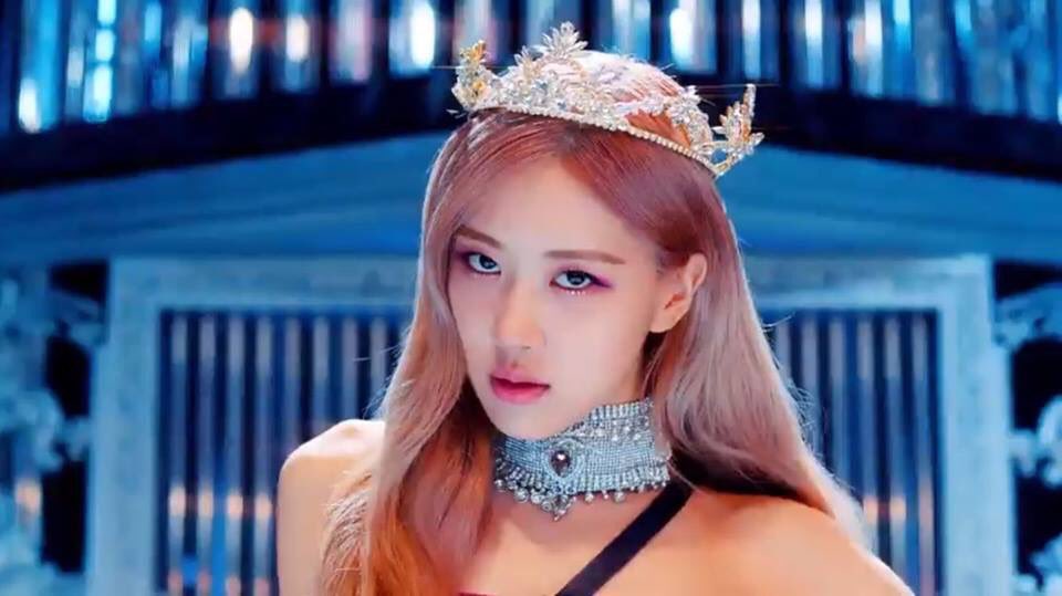 BPINKLATINO's tweet photo. Quiero compartirles este análisis del MV ‘KILL THIS LOVE’ (Sigue el hilo): 

Tengo que decir que le letra es una joya, por favor date tiempo de leerla más adelante. Cabe aclarar que esta fue la perecpción de JotaPé/ YG Liebers+ añadí algo al final. 
@ygofficialblink https://t.co/avEiAONyK8