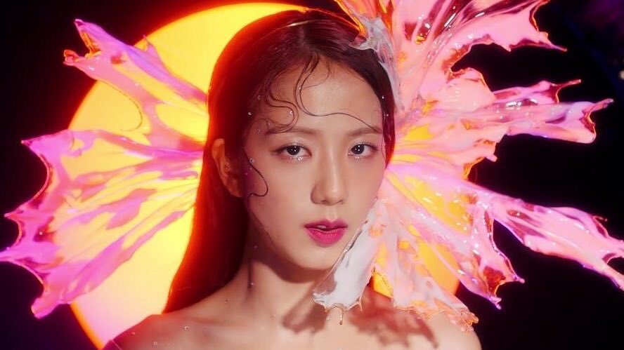 BPINKLATINO's tweet photo. Quiero compartirles este análisis del MV ‘KILL THIS LOVE’ (Sigue el hilo): 

Tengo que decir que le letra es una joya, por favor date tiempo de leerla más adelante. Cabe aclarar que esta fue la perecpción de JotaPé/ YG Liebers+ añadí algo al final. 
@ygofficialblink https://t.co/avEiAONyK8