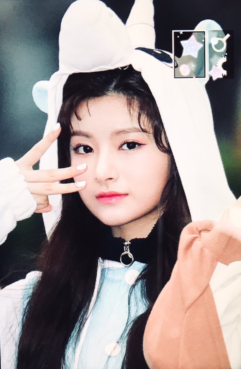luxury1229's tweet photo. 190405 뮤직뱅크 이런
#왕이런 #王怡人 #yiren #기쁨이 #쁨 #포메 #에버글로우 #EVERGLOW @EVERGLOW_twt https://t.co/Jiw8jO0kzw