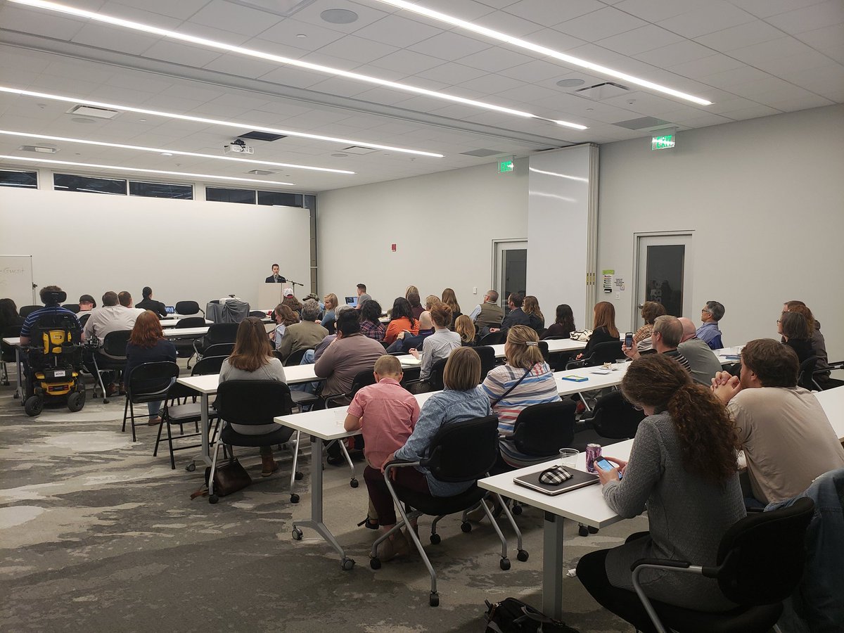 RecursionChris's tweet photo. So inspired by all the patients and patient advocates joining us tonight. So motivating for the @RecursionPharma
team. Thanks to #RareEvolution and speakers from @rareundiagnosed and @UUtah! https://t.co/FeUliHtK9h https://t.co/jYnqfziptv