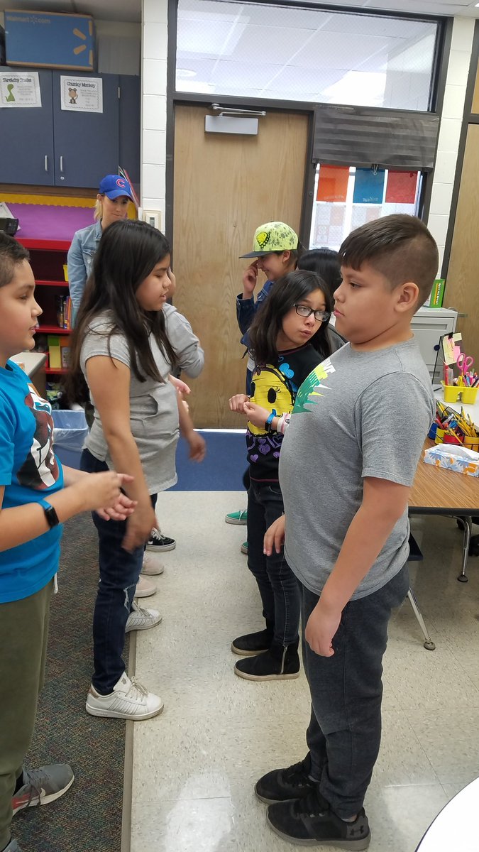 mrsjsmith8's tweet photo. Parallel Lines with 3rd &amp; 4th grades.  Helps students practice speaking and listening skills! @MsBoyce161 @SerenaHills_161 @Floss161EL @MarisaNathan #d161learns https://t.co/IMaO8bqgDD