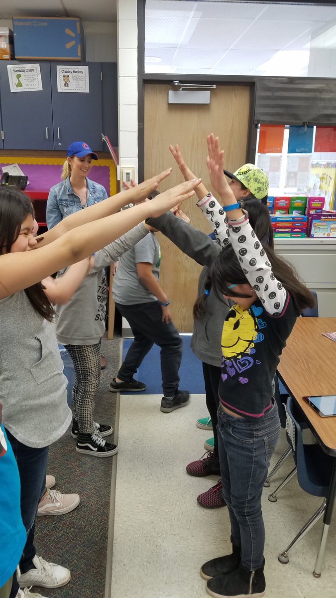 mrsjsmith8's tweet photo. Parallel Lines with 3rd &amp; 4th grades.  Helps students practice speaking and listening skills! @MsBoyce161 @SerenaHills_161 @Floss161EL @MarisaNathan #d161learns https://t.co/IMaO8bqgDD