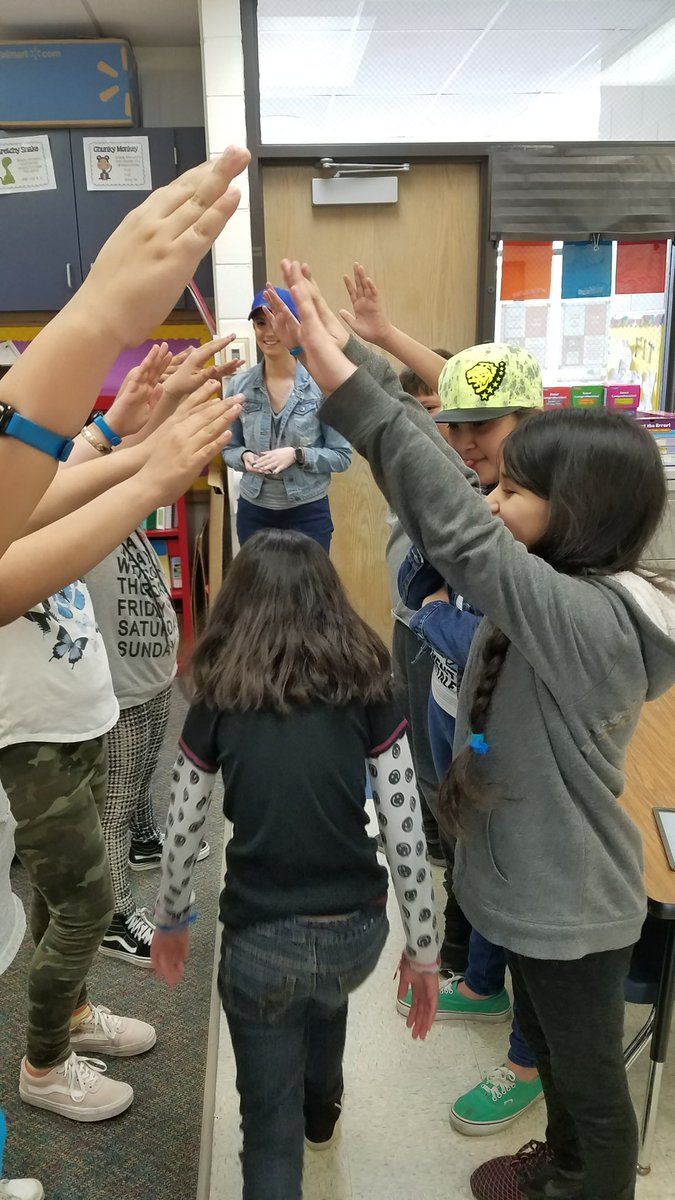 mrsjsmith8's tweet photo. Parallel Lines with 3rd &amp; 4th grades.  Helps students practice speaking and listening skills! @MsBoyce161 @SerenaHills_161 @Floss161EL @MarisaNathan #d161learns https://t.co/IMaO8bqgDD