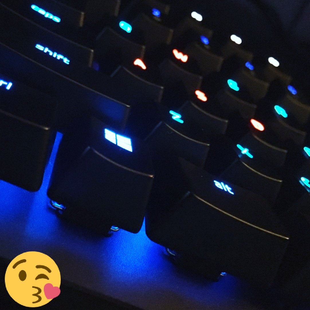 thestifflersmom's tweet photo. This works like a charm! #streaming #mixer #mixerstream #fortnite #gamingcommunity #controllervskeyboard #elitecontroller #follow #100follows https://t.co/kXSD9Z5qth
