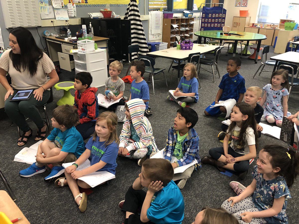 EspanolMewes's tweet photo. So excited! Meeting some new kids from Chile! 🇨🇱 @JeffreysGroveES @participate https://t.co/UK422uxO1J