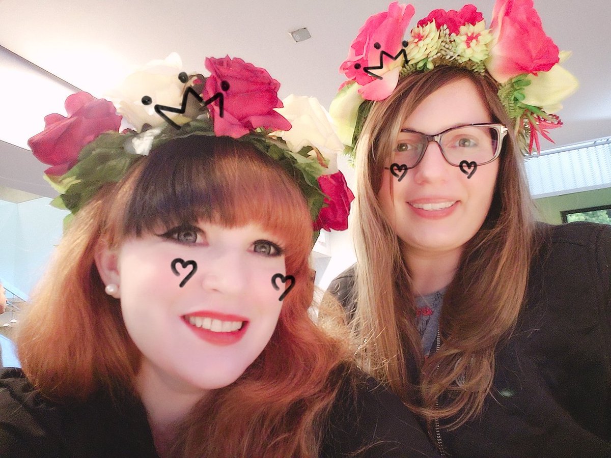 Nevadabals's tweet photo. #HappyHanniverSIXry / #Hanniversary !!! This fandom is creature I cannot describe without going mad! You all are so talented, dedicated &amp; I love the #FannibalFamily !! 
Uh, selfies!! from last year at #SVCCMads feat. @andauzun @Mulbriana @texannibals @solamentenic @andrandiriel https://t.co/heMewZXion