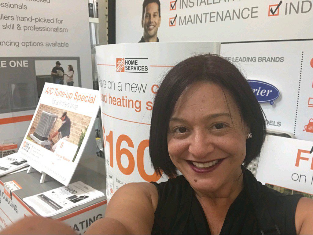 ARSeventsHD's tweet photo. Spring Selfie Time in N Lakeland!! Zoe is ready for the Spring Black Friday Action!!! @1MissJackie @THDhvac @RianDSMSE @THDJake @SE_RSM_Aponte #ARS #allabouttheleads #TeamTampa #springintoleads #HVAC #Springselfies https://t.co/0ETCt10khG