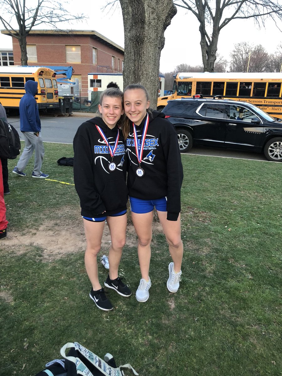 GoJaysGTrack's tweet photo. Imagen Walters places 5th in Freshman 400m and Taylor Anthony places 9th in the freshman 400m at the Bulldog Freshman/Sophomore meet #firstmedals https://t.co/2f24F8zpgw