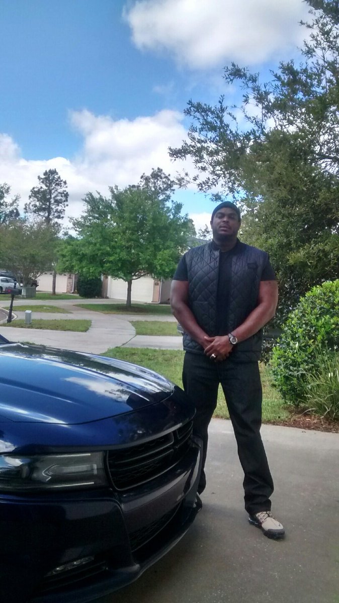 919OSIN's tweet photo. I feel so blessed to make it another year. Those that know me know I been through many trials and tribulations, but here I still stand 🙏🏿#BigGuyTwitter #TallGuyTwitter #OldHeadTwitter 6’6 285lbs #DarkSkinTwitter https://t.co/Fg5FOjrhh3