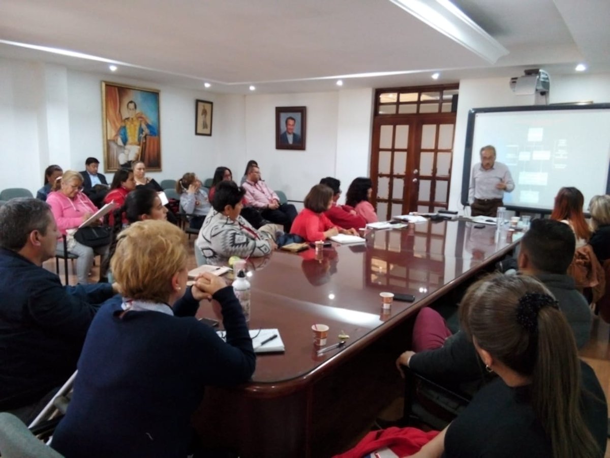 Alcaldia_Soacha's tweet photo. Integrantes del Consejo Territorial de Planeación (CTP) aprenden sobre los componentes de riesgo que hacen parte del POT. https://t.co/QzPst6LILd