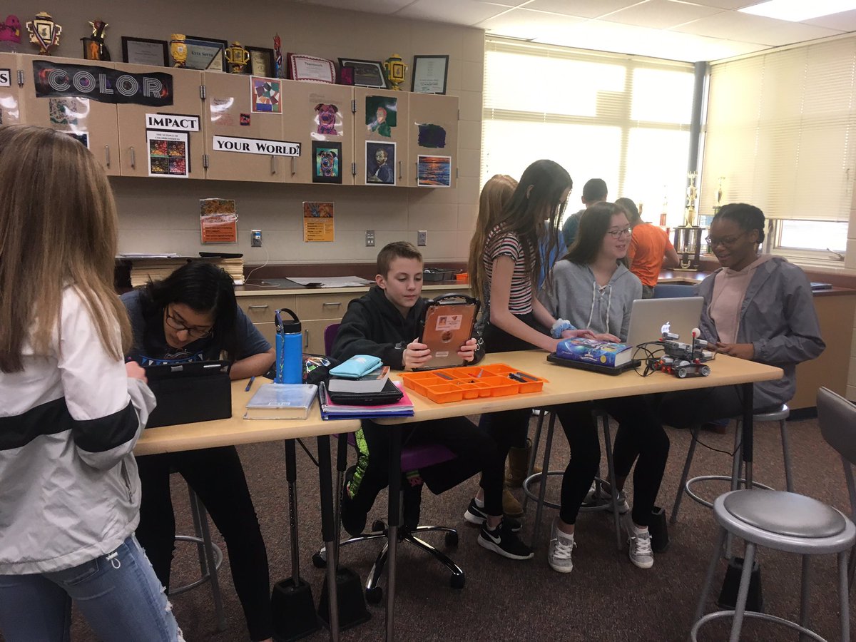 cmites's tweet photo. @JCSD_SMS Lunar Robotics teams develop and test robots to mine the moon #MarsGeneration #AppliedSTEM #AuthenticLearning #JohnstonLearns https://t.co/T1qSt3BJw0