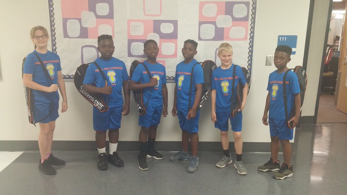GTaylorAOE's tweet photo. Here is the Angel Oak Owls Tennis Team. They are known for good sportmanship and competitive tennis skills. 👍 #angeloakes https://t.co/BVks1c3Z9t