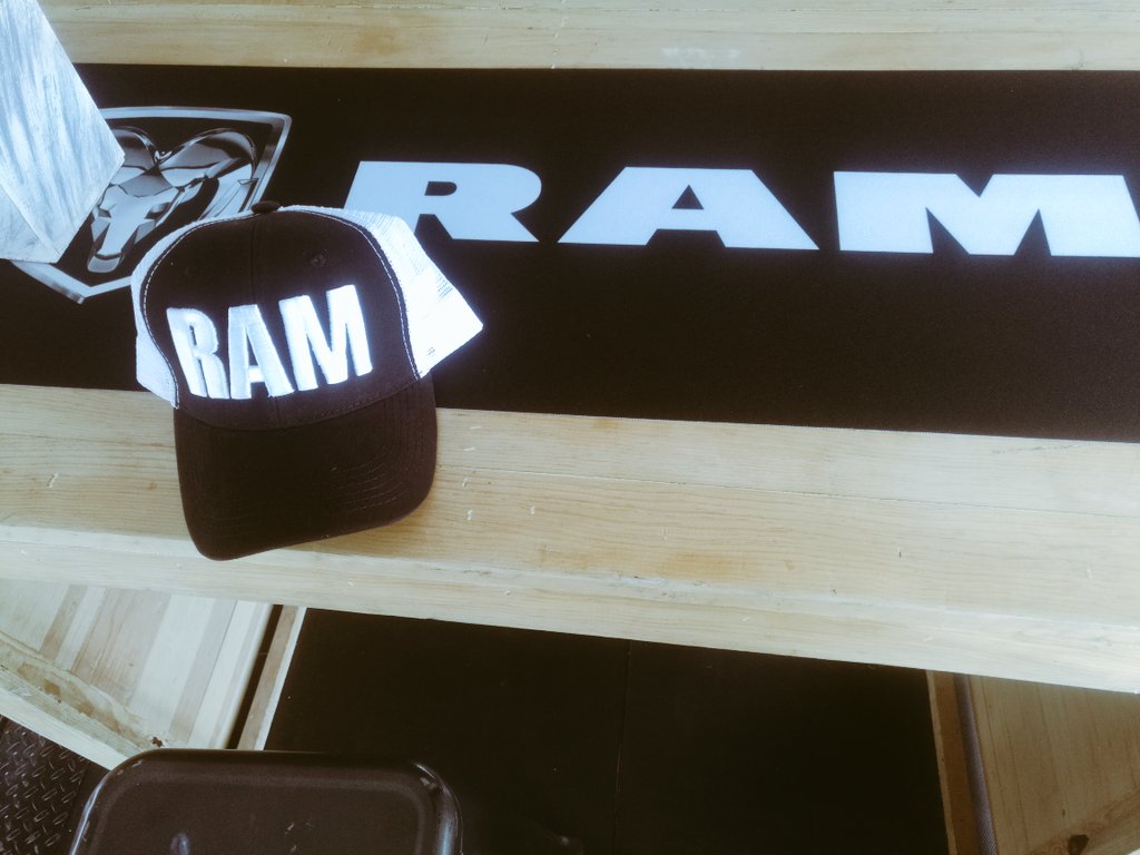 raton_miguelito's tweet image. ¿Cómo saber si eres un macho alfa?
Si traes una #RAMHD para la chamba seguro lo eres. @RAM_MX @FCAMexico @cuartodemillamx @ArturoRiveraMTV @FormulaAutoFM