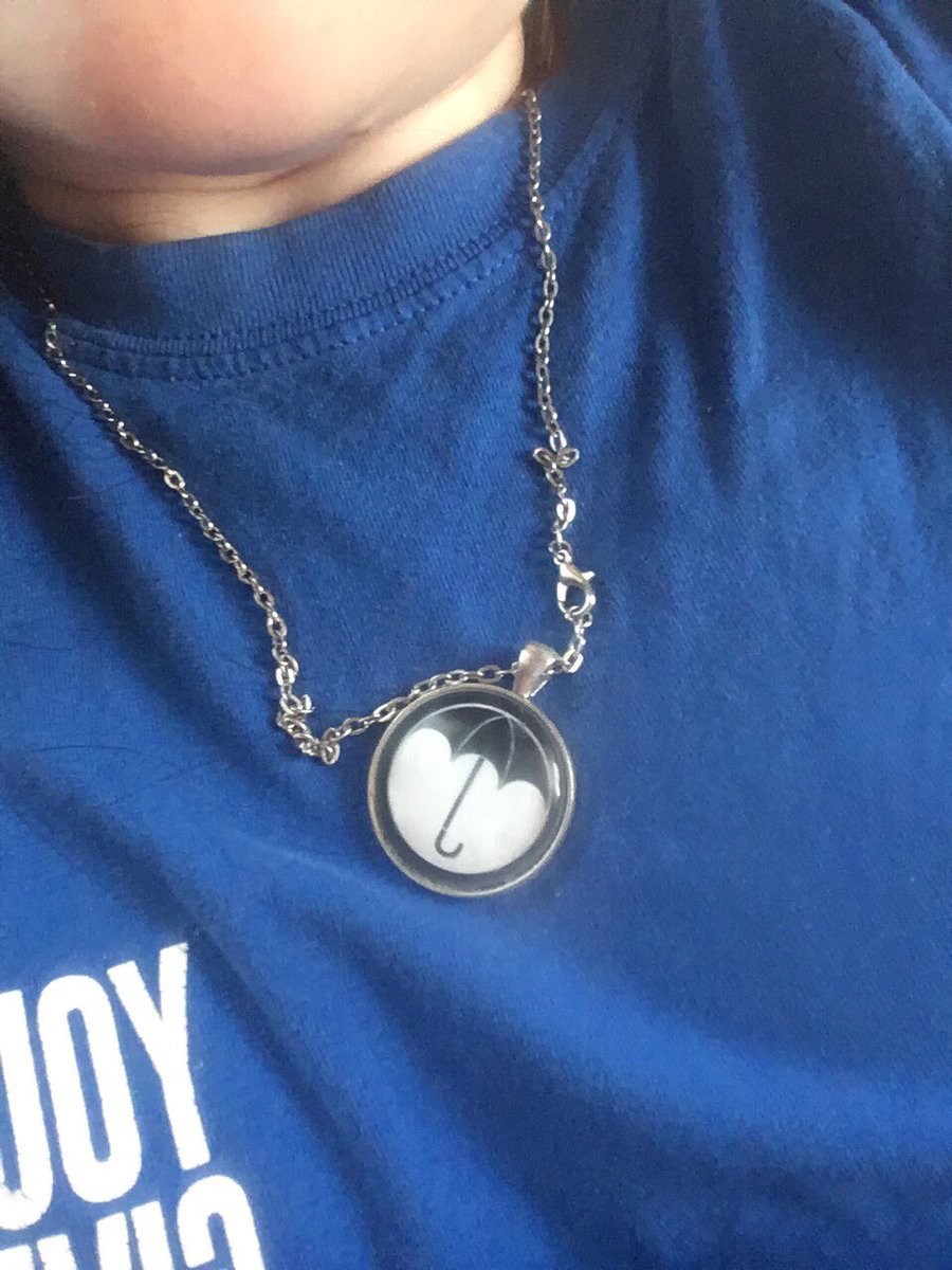 LaykwenR's tweet photo. #TheUmbrellaAcademy my other half got me this necklace for my birthday. ☺️ https://t.co/PnAMoAYsZb
