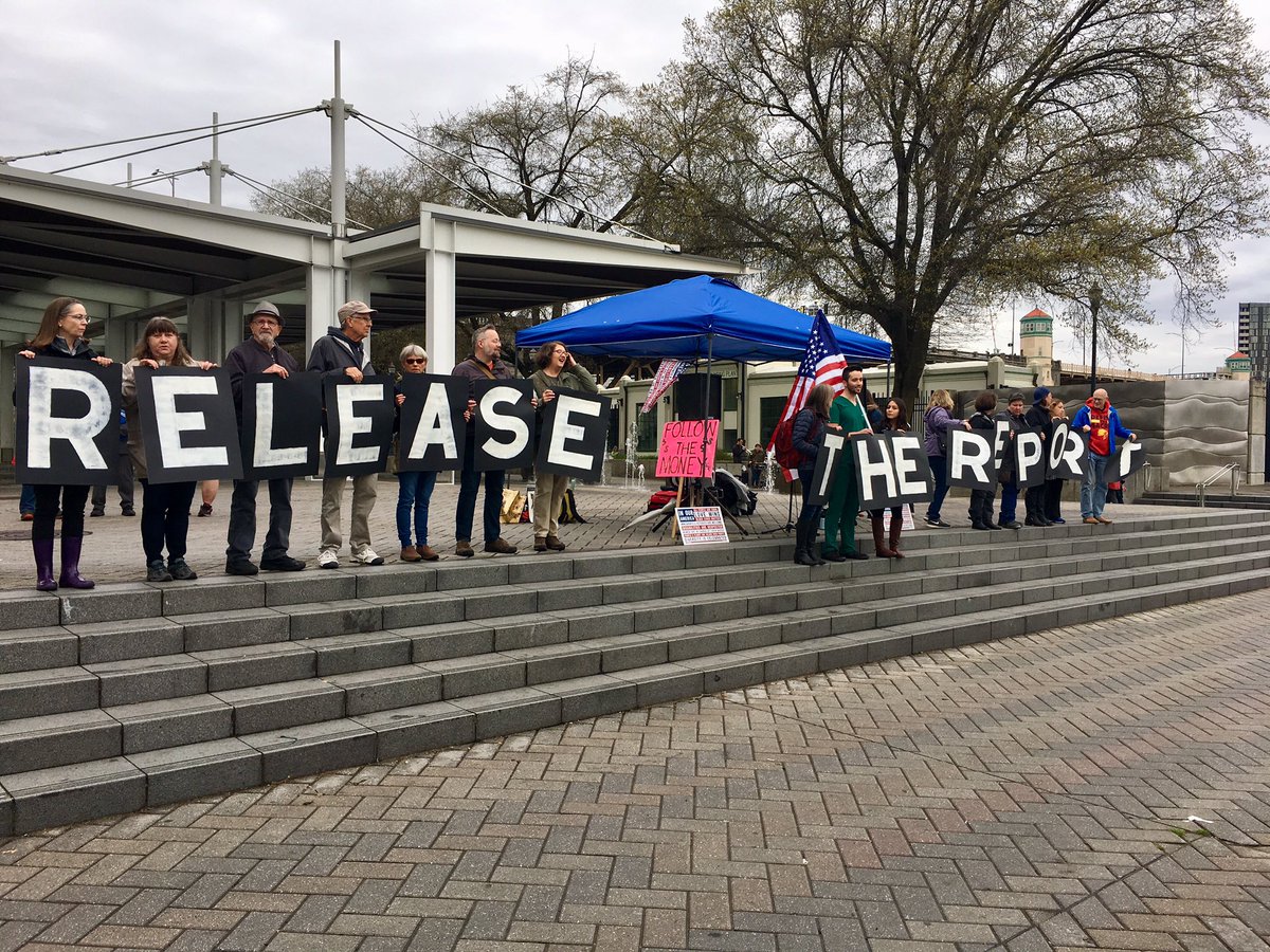 BrianASKATU's tweet photo. Portland activists join a national day of action demanding that Barr release the Mueller report #LiveOnK2 https://t.co/rVXvtKMENy