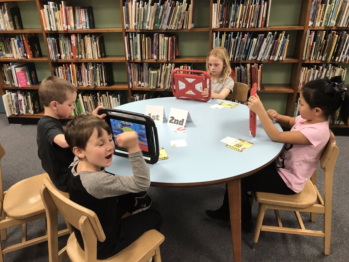 EdTechSmith's tweet photo. Code club at @CVelemschool started today. Best group to date at CV! #rlcodes @codesparkapp @codeorg @scratch @BitsboxKids https://t.co/uIu66UY7rP