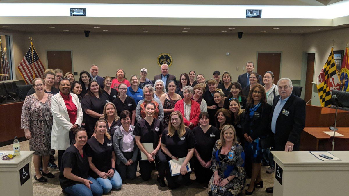 SMCPS_Food's tweet image. Thank you SMCPS Food Service Staff for the hard work you do every day providing safe and clean cafeterias to our students. All 29 kitchen in SMCPS were awarded  “The Gold Star Award” today from the @SMCHD_gov Congratulations!