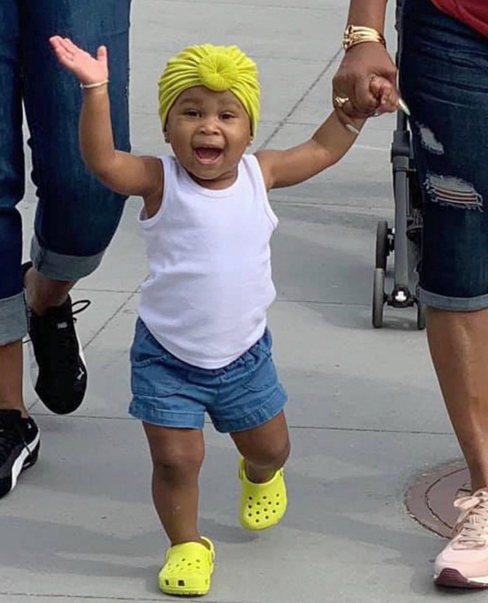 crocs with shoelaces