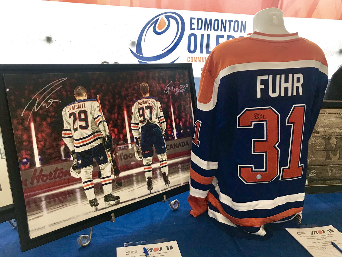 SpectrumAuth's tweet image. Time sure flies when you’re having fun! 🥳 Come check out our last @EdmontonOilers home game auction tables of the season! We have some exclusive merchandise out tonight! @burgundyoak @Oil_Foundation #LetsGoOilers