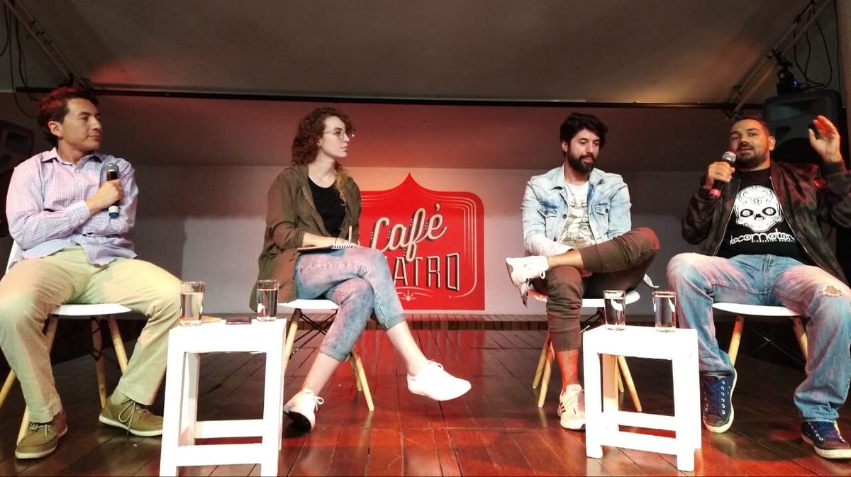 ciclo_produ's tweet photo. "Siempre pensamos en construir un proyecto artístico sostenible, con objetivos que se puedan cumplir" -@raracolectivo 🎞️
En #AbrilNaranja conversamos sobre cómo emprender en el mundo audiovisual 🎥 @Teatropablot https://t.co/pCUcur9Ryh