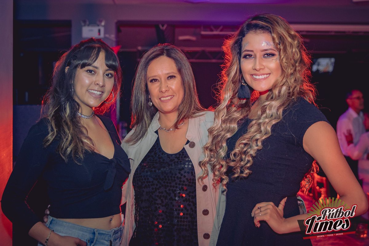 futbol_times's tweet photo. #DesfileDeModas #ClubSeñoritasPatronato #Latacunga #SohoInc #Dpars #BrunoVassari #CMDiseñadorYAsesorDeImagen #SantiagoEsparzaPhotoArt #Eikóva #MonyCoboHairStylistSalon #MichelLaraMakeUpArtist #BeautyBarByMichu #AldoMorbioni #FútbolTimes #Food #Drinks #Cotopaxi #Restaurante #Bar https://t.co/pAH8l3eoSu