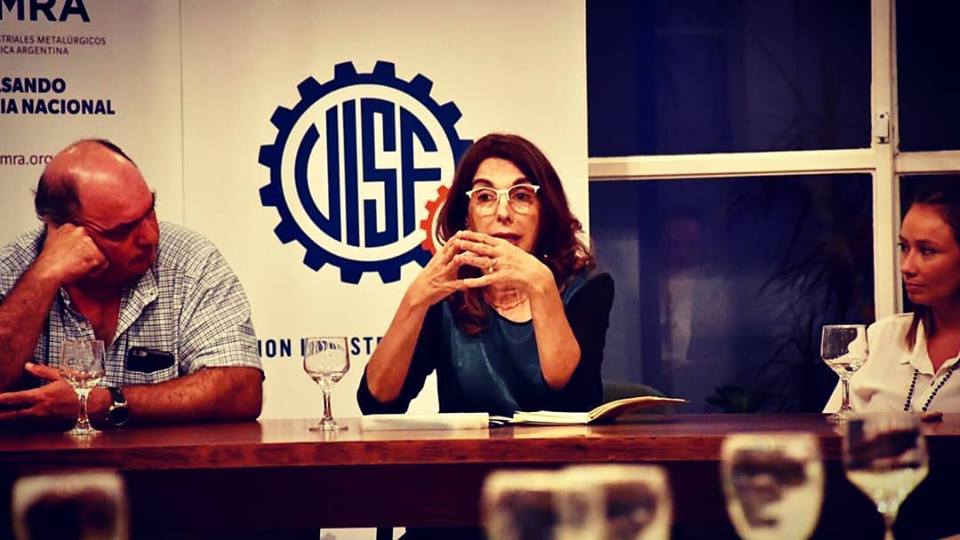 capitanidanilo's tweet photo. Junto a @MariaEBielsaOk reunidos en la ciudad de #SantaFe con representantes de la producción. #Dialogando para fomentar el #trabajo santafesino. La industria santafesina necesita ser #apoyada. Con @silvinafrana y @PatriciaChialvo https://t.co/O4Fvlgdwtg