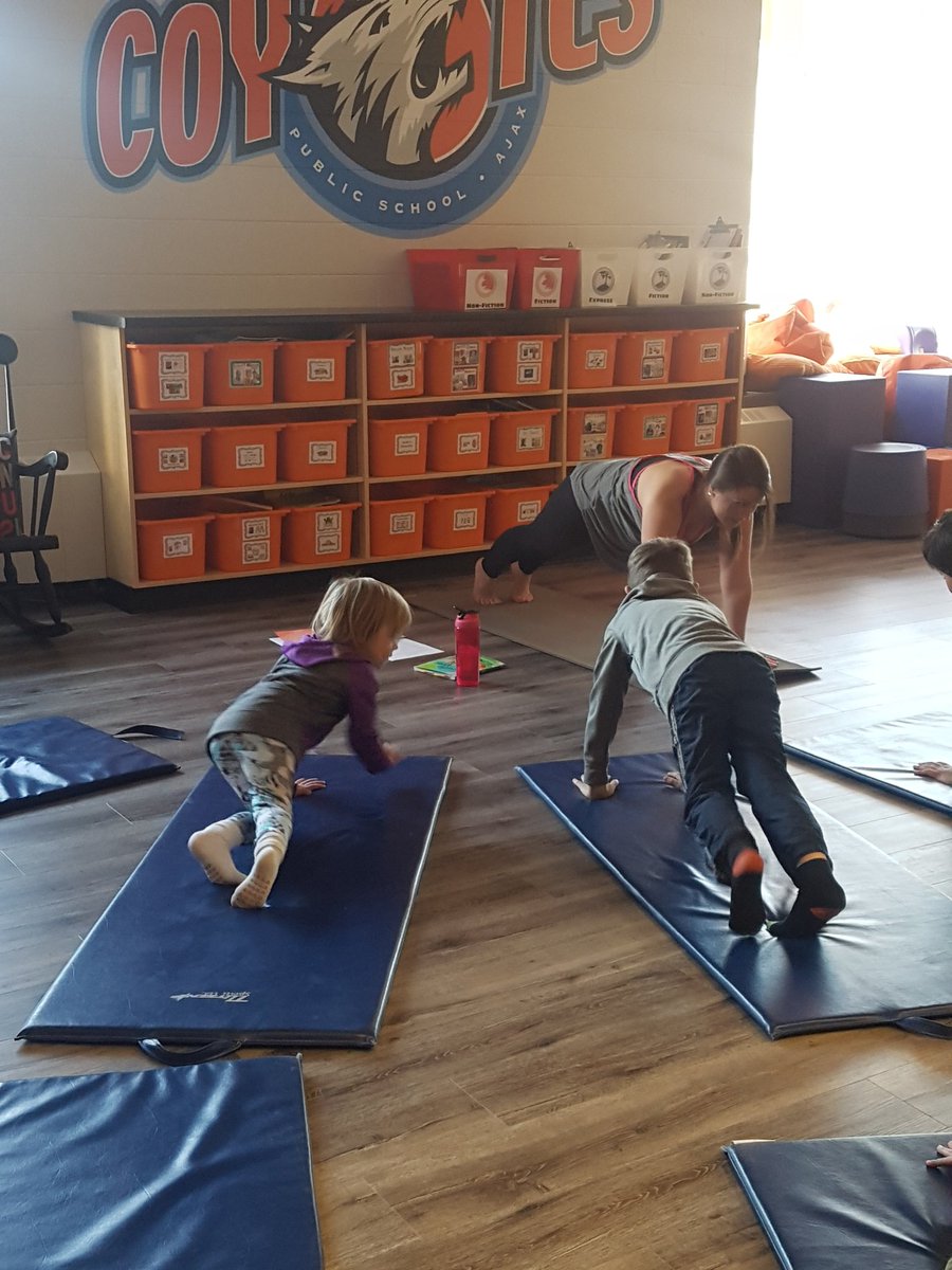 DobbinMrs's tweet photo. Another amazing Family Fitness Night @CarruthersPS! #yoga #dotilism #karate @WillowtreeCSA #somuchmore https://t.co/JoThoyP2yg