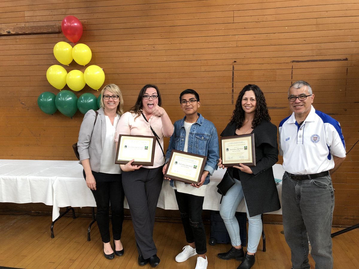 MrMorales75's tweet photo. #thatadminlife #shscowboys #redshoecrew Monterey County PBIS showcase at Salinas HS https://t.co/21xlIcFZAf