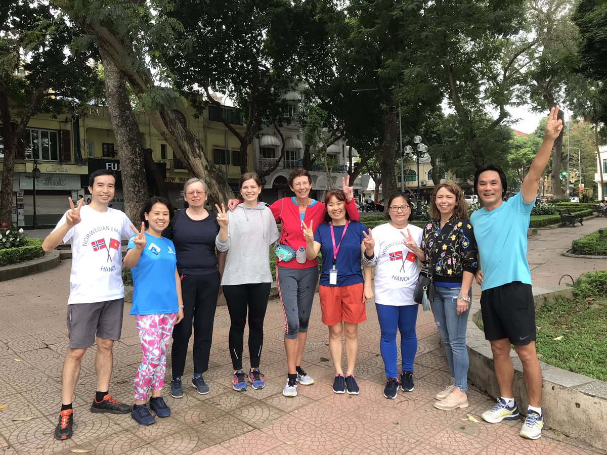 gretelochen's tweet photo. The #AnneRun🏃♀️ first Friday in the month 7.30am #HoanKim lake🇻🇳We did it👍#TeamSpirit 🇳🇴🇻🇳 @havnanne @NorwayMFA https://t.co/LgxJnx6Lsr