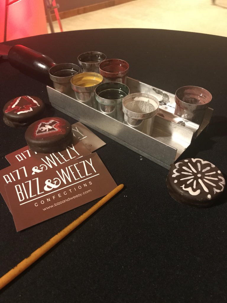 HarvestersORG's tweet photo. As if great food &amp; drinks aren’t enough, how about an amazing violinist &amp; the opportunity to paint Oreos and eat them? #forkscorkskc https://t.co/uEz9VMenva
