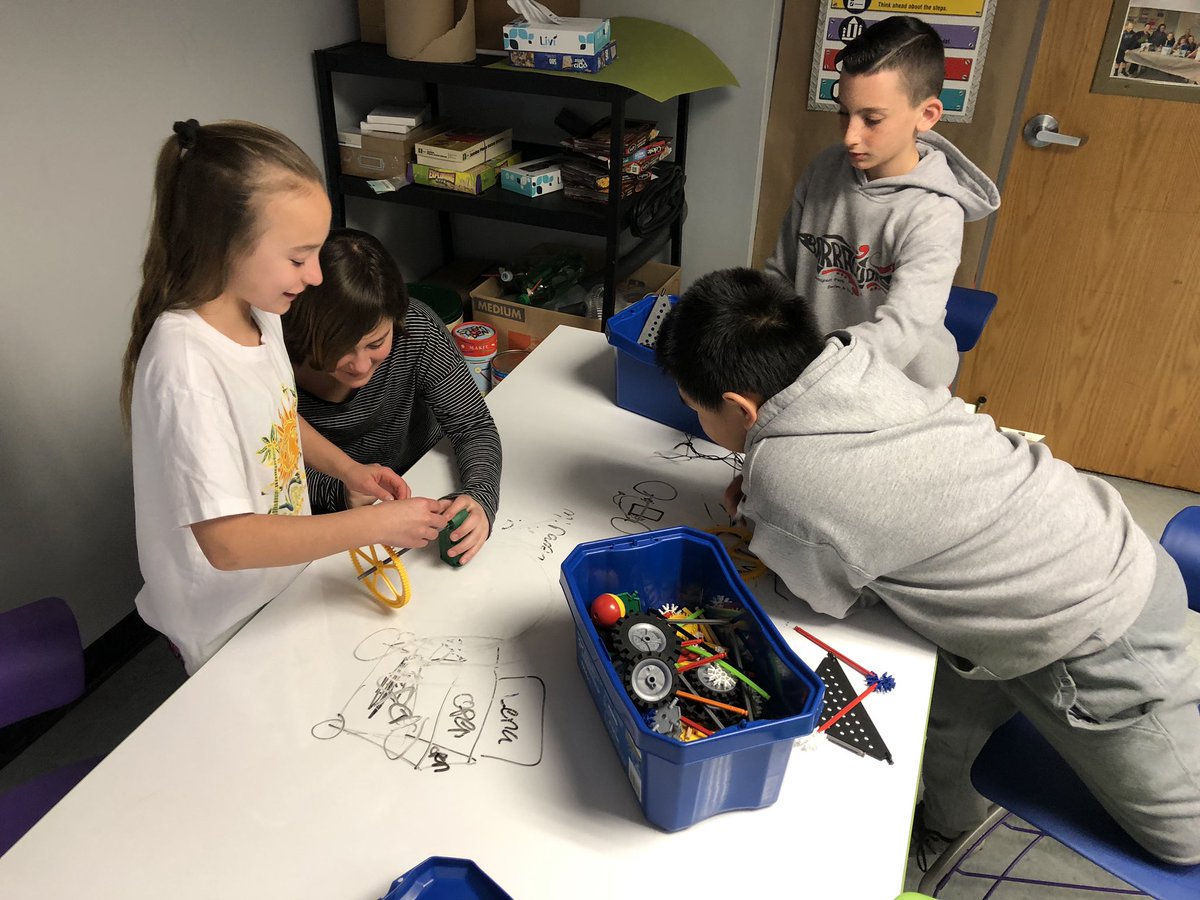 MrsSylvester206's tweet photo. Fun in the STEM Den today https://t.co/me4LHzlJXW