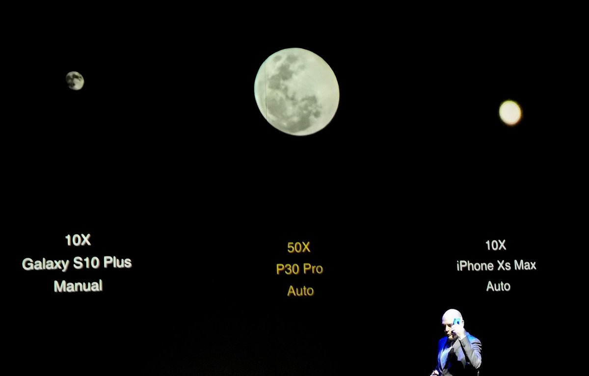 Las cámaras #HuaweiP30 Pro combinan lentes para acercar hasta 50 veces, es decir, zoom digital de 50X. Vienen con aumento óptico de 5X (algo ya loco). ¿Y eso pa qué sirve? Vean la 2da foto (tomada a la luna con zoom). La cámara frontal es de 32MP! #ReescribeLasReglas