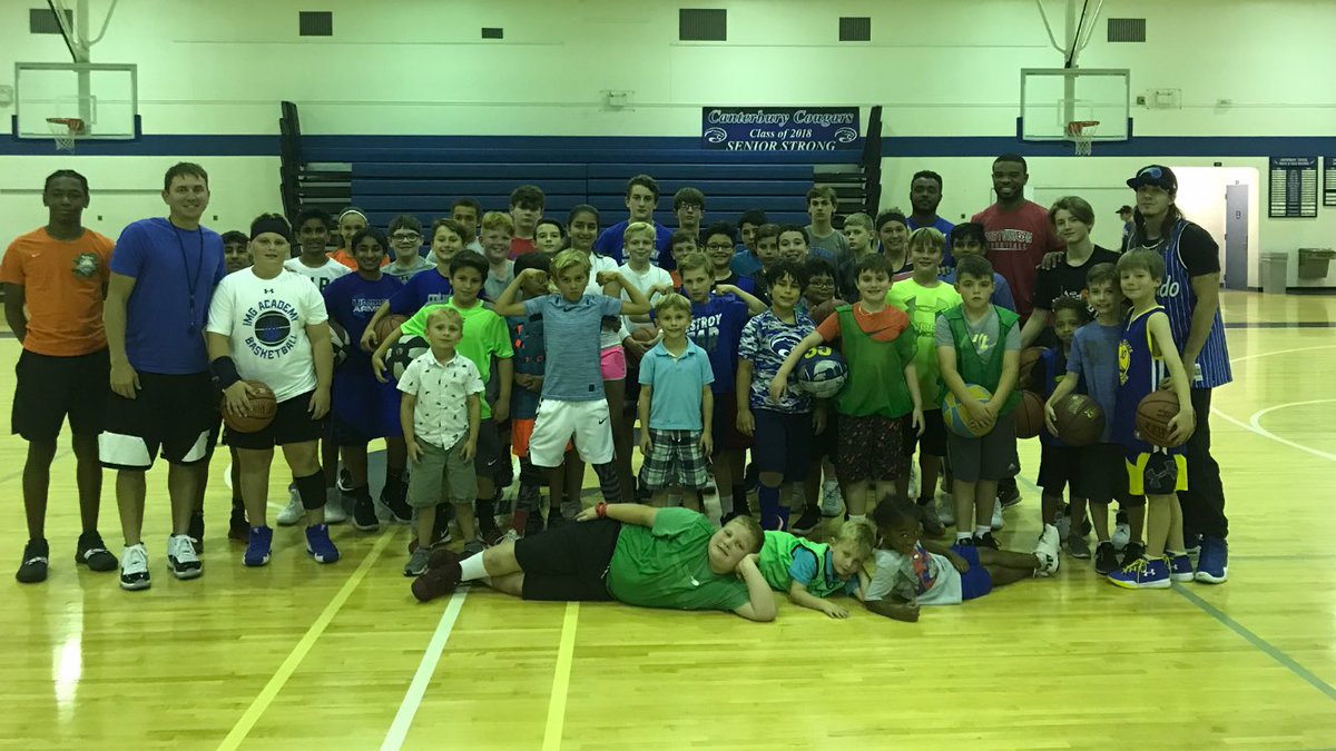 coachDWALLACE24's tweet photo. Another great night at Court Vision Academy!! 💪🏀🔥🔥 https://t.co/ko8M0oIAol