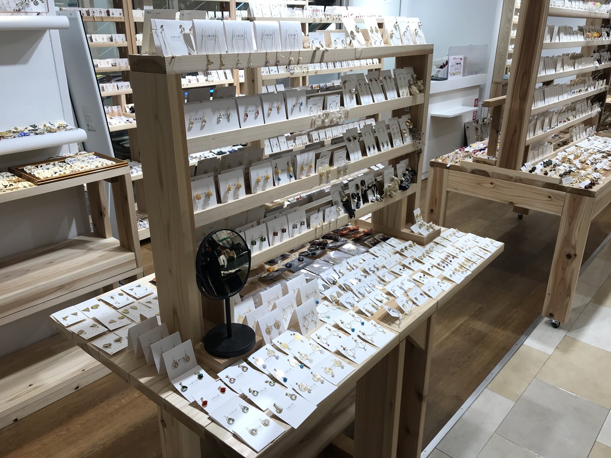 池袋パルコ Twitter પર 本日オープン 本館b2f Thigsly かわいいアクセサリーがお手頃価格でご購入いただけますよ T Co O3jz7t3tm7