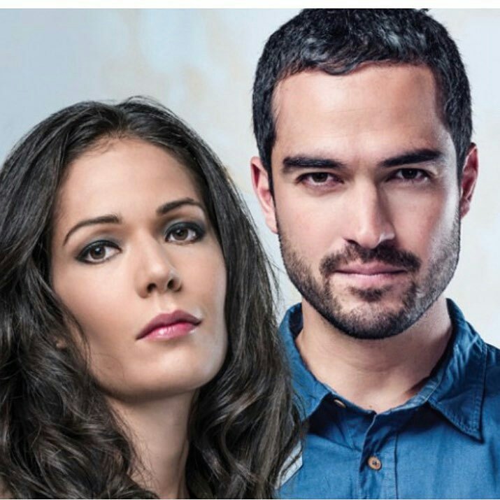 Sonrie_PonchoHD's tweet photo. Foto en Instagram de @michmanterola https://t.co/qr1XA2N9DM Un placer haber trabajado con este crack @ponchohd #Kiara #NiñoMalo #ElCapo3 #TBT https://t.co/wSxVs1Fnpt