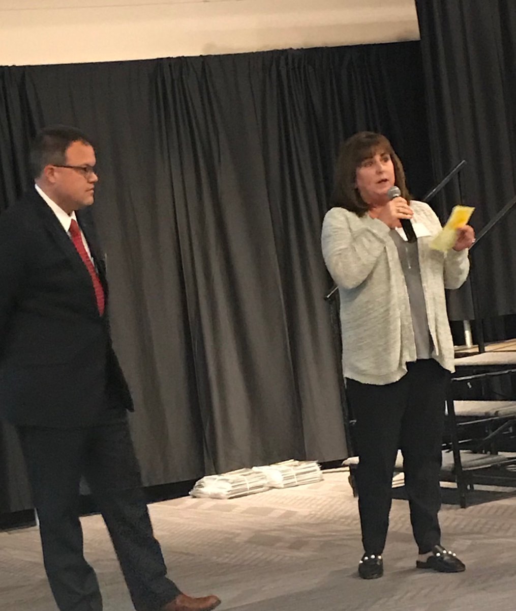 NHTOYMc's tweet photo. Civic Engagement Conference presentations by @SeamanSchools students. Great job presenting on the importance of PBL and @NationalHistory projects. #KScivics #LearningWithoutLimits #DoingHistory @ksdehq https://t.co/fZjyIQ2AyN